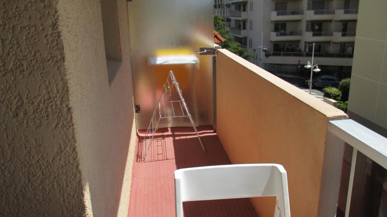 Promenade Des Bains Apartment Saint-Raphaël Exteriör bild