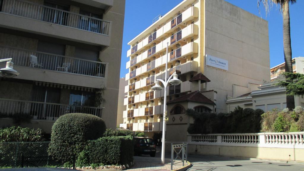 Promenade Des Bains Apartment Saint-Raphaël Rum bild